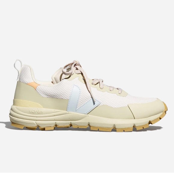 Veja Shoes - NWOT Veja Dekkan Sneaker Size 10 Women’s